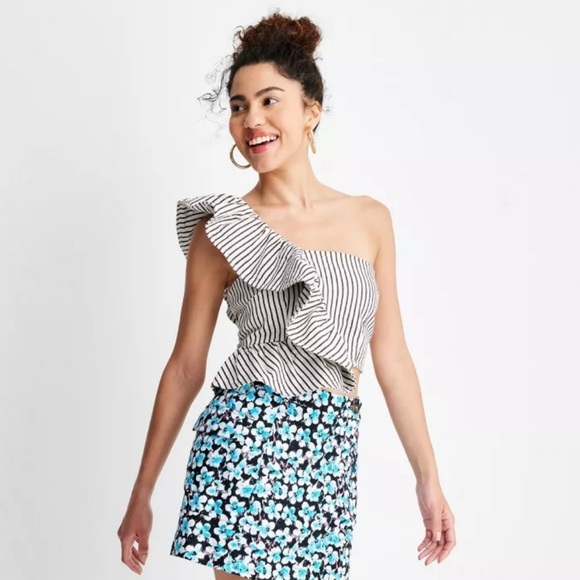 Striped One-Shoulder Ruffle Crop Top - Picture 2 of 10